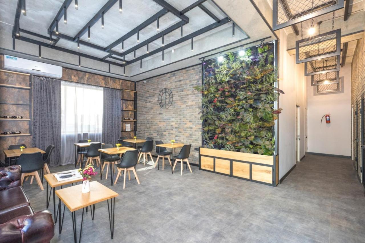 Hotel Armeni Erivan Dış mekan fotoğraf